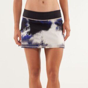 Lululemon Run: Pace Setter Skirt SZ 10 Milky Way Multi Print